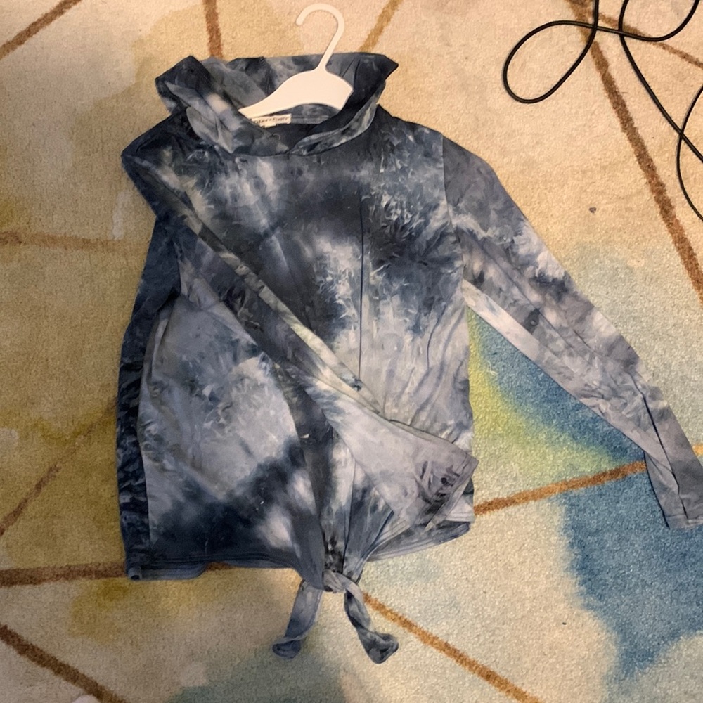 Blue light hoodie, crown of hearts kids L